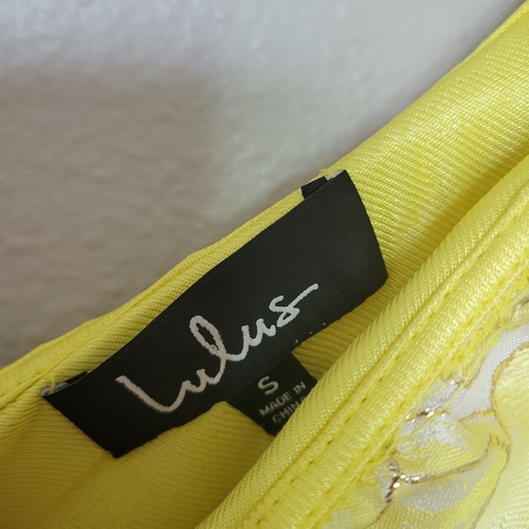 ✨Yellow Off Shoulder Dress Lulus✨ - Picture 5 of 9